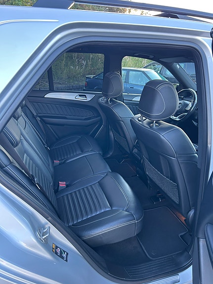 Mercedes-Benz GLE500 e 14 of 30