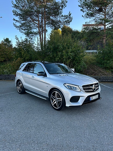 Mercedes-Benz GLE500 e 9 of 30