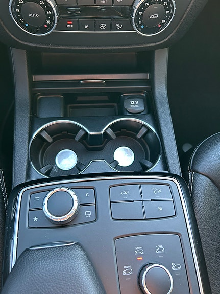 Mercedes-Benz GLE500 e 27 of 30
