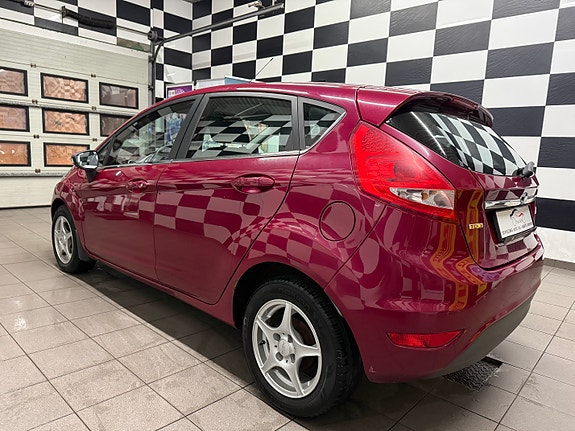 Ford Fiesta 12 of 30
