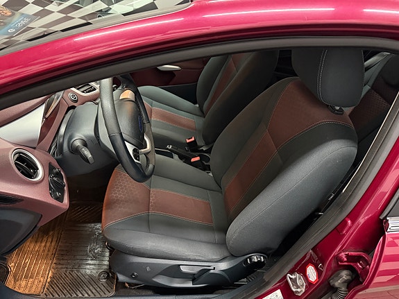 Ford Fiesta 18 of 30