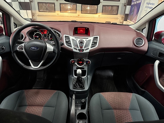 Ford Fiesta 23 of 30