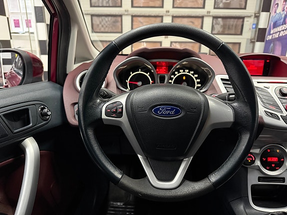 Ford Fiesta 24 of 30