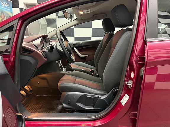Ford Fiesta 17 of 30