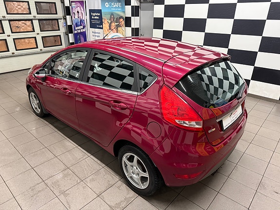 Ford Fiesta 13 of 30