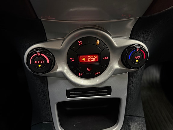 Ford Fiesta 28 of 30