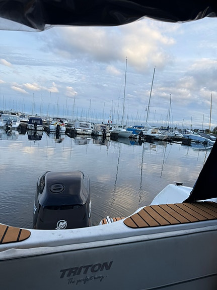 Triton 200 /m Mercury Optimax 115 og Tiki båthenger 14 of 15