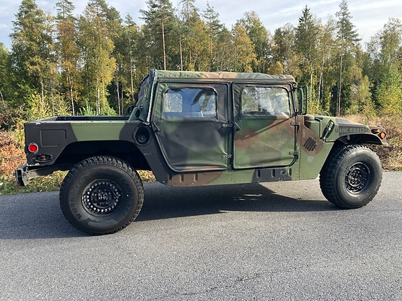 Hummer H1 2 of 5