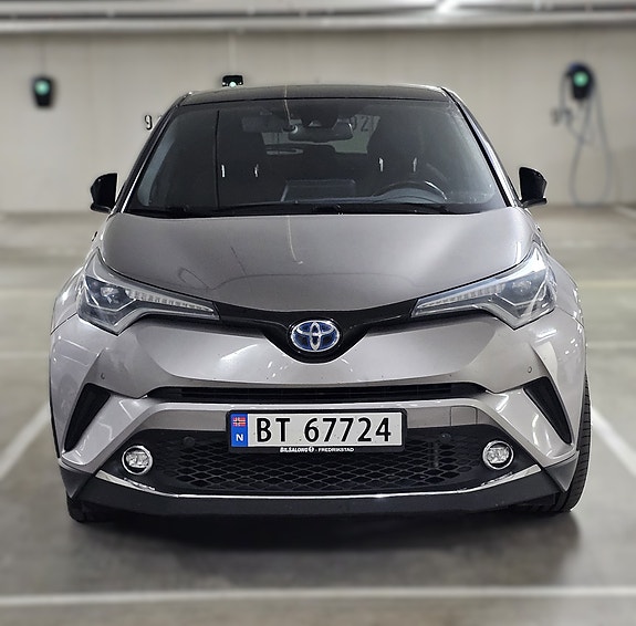 Toyota C-HR 4 of 18