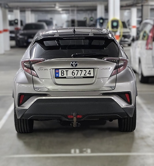 Toyota C-HR 7 of 18