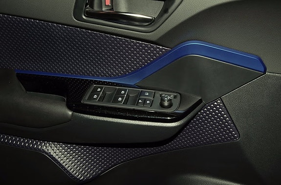 Toyota C-HR 12 of 18