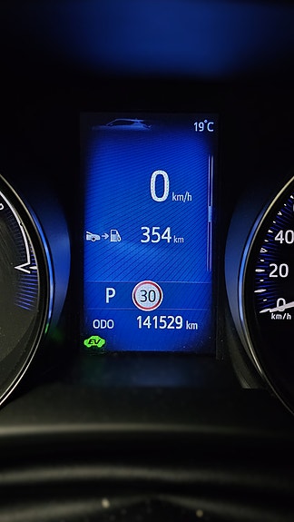 Toyota C-HR 10 of 18