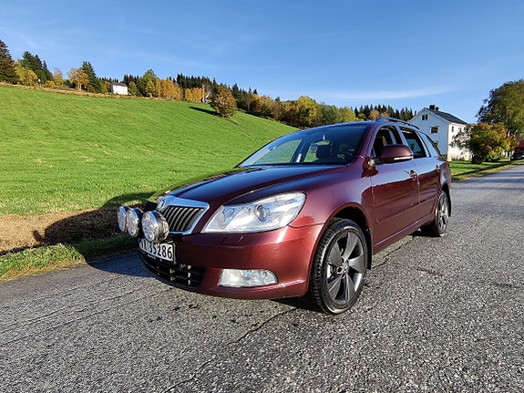 Skoda Octavia 2 of 30