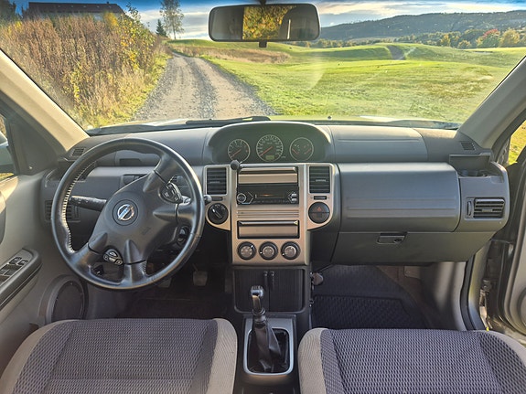 Nissan X-Trail 10 of 23