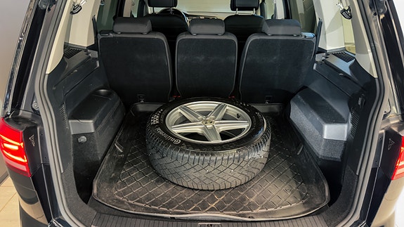 Volkswagen Touran 10 of 30