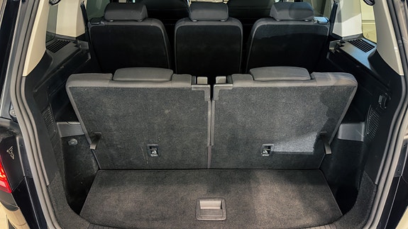 Volkswagen Touran 13 of 30