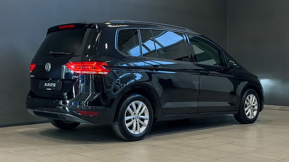 Volkswagen Touran 9 of 30