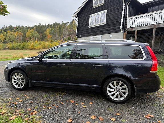 Volvo V70 17 of 30