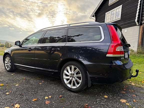 Volvo V70 16 of 30