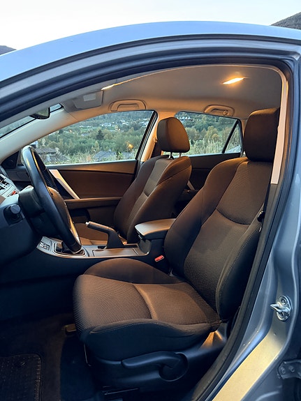 Mazda 3 8 of 13