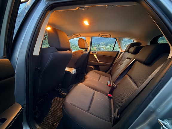 Mazda 3 9 of 13