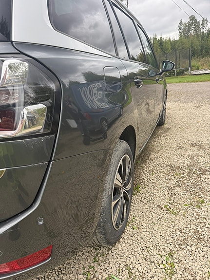 Citroen Grand C4 Picasso 4 of 14