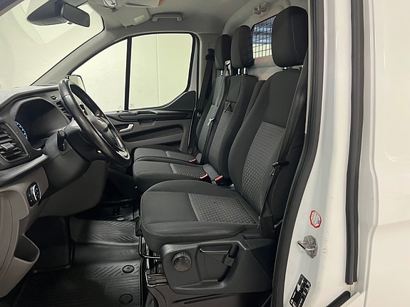 Ford Transit Custom 14 of 27