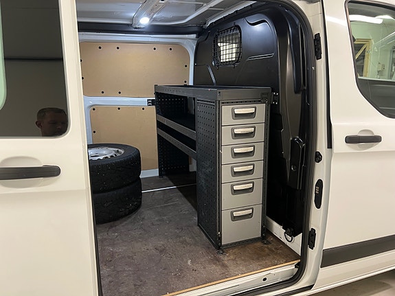 Ford Transit Custom 12 of 27