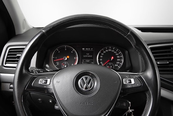 Volkswagen Amarok 9 of 27