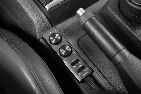 Volkswagen Amarok 12 of 27