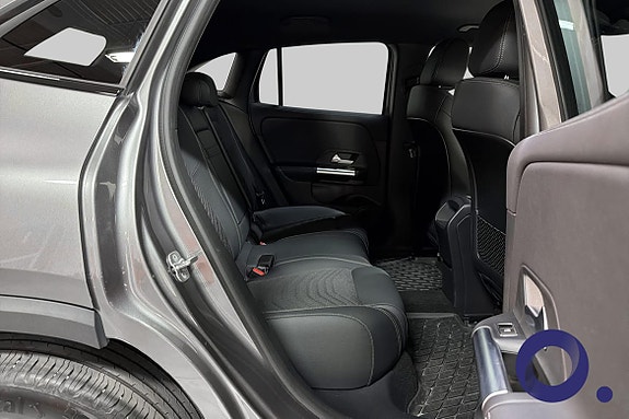 Mercedes-Benz EQA300 17 of 30