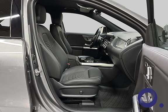 Mercedes-Benz EQA300 16 of 30
