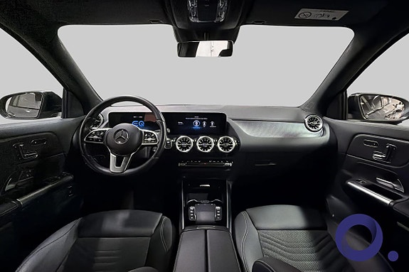 Mercedes-Benz EQA300 18 of 30