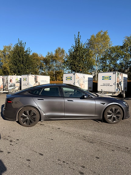 Tesla Model S 2 of 15