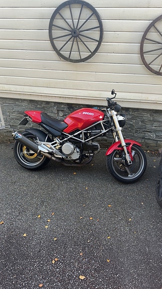 Ducati Monster 600 6 of 7