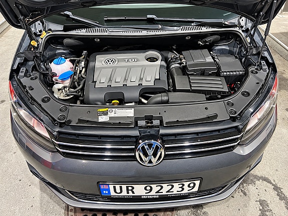 Volkswagen Touran 8 of 10
