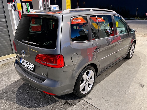 Volkswagen Touran 3 of 10