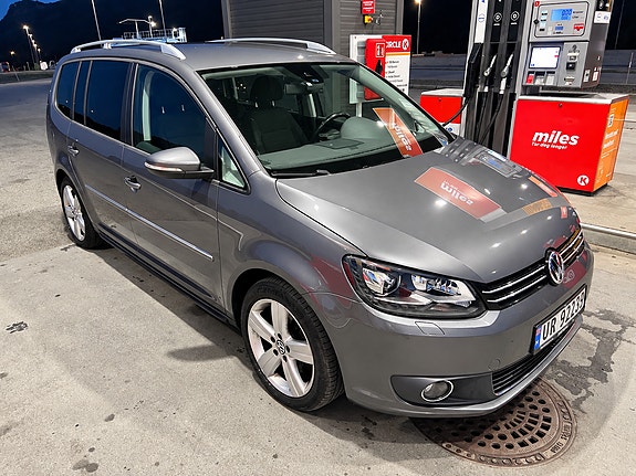 Volkswagen Touran 2 of 10