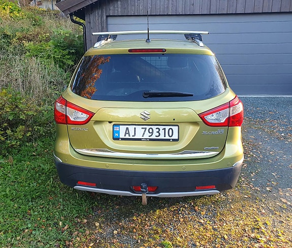 Suzuki SX4 S-Cross 2 of 4