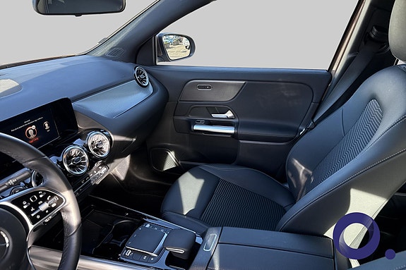 Mercedes-Benz EQA300 14 of 20