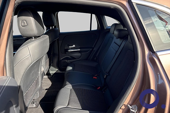 Mercedes-Benz EQA300 11 of 20