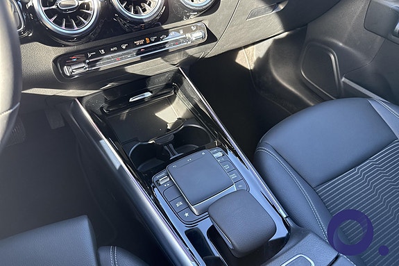 Mercedes-Benz EQA300 19 of 20