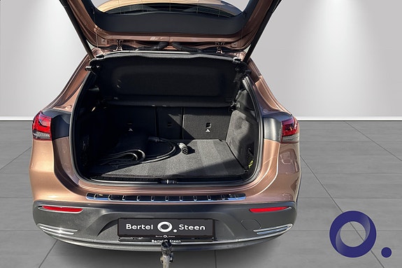 Mercedes-Benz EQA300 5 of 20