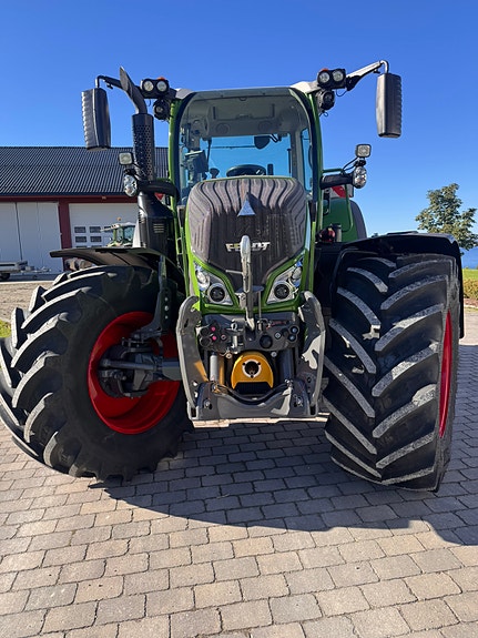 Fendt 724 Gen 6 15 of 16