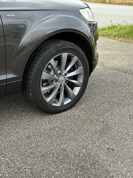 Audi Q7 13 of 30