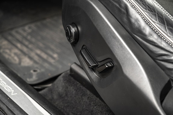 Volvo XC60 14 of 30