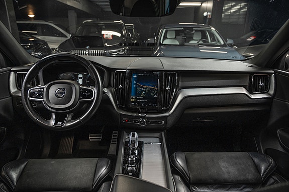 Volvo XC60 18 of 30