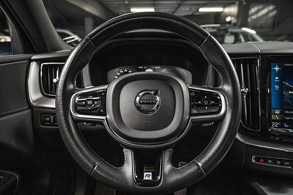 Volvo XC60 19 of 30