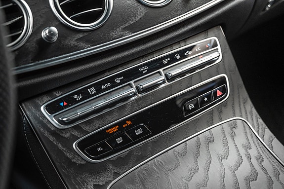 Mercedes-Benz E300 e 24 of 30