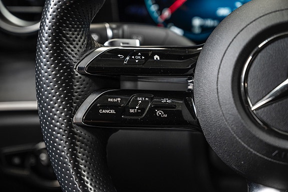 Mercedes-Benz E300 e 19 of 30